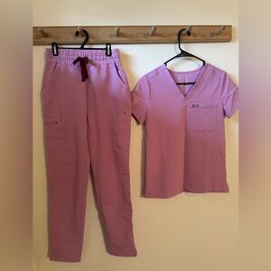 Figs scrubs 
Caterina scrub top XXS
Yola scrub pants XXS high waisted